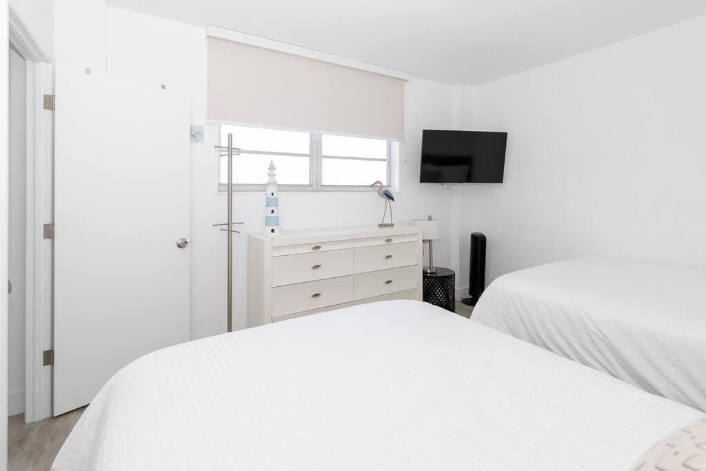 Stunning & Spacious Resort-Style Condo Across From Beach! Miami Beach Esterno foto