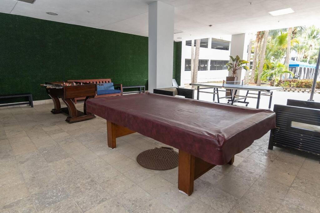 Stunning & Spacious Resort-Style Condo Across From Beach! Miami Beach Esterno foto