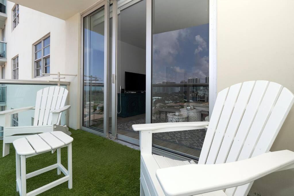Stunning & Spacious Resort-Style Condo Across From Beach! Miami Beach Esterno foto