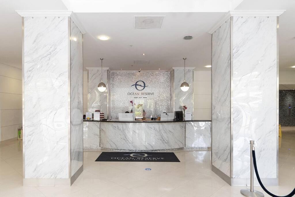 Stunning & Spacious Resort-Style Condo Across From Beach! Miami Beach Esterno foto